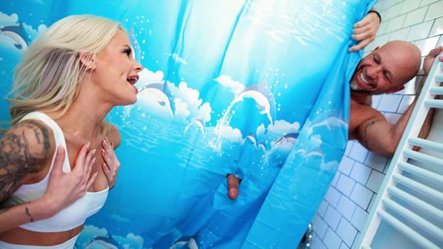 [PegasProductions] La Petite Blonde (The Little Blonde Surprised in the Shower / 12.03.2024)