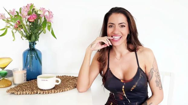 [JacquieEtMichelTV] Coco Bae (The seductress's smile / 05.28.2025)