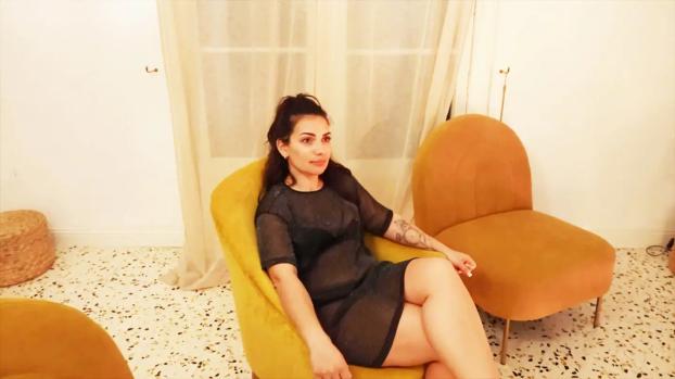 [JacquieEtMichelTV] Alice (Plays with her desires / 10.25.2025)