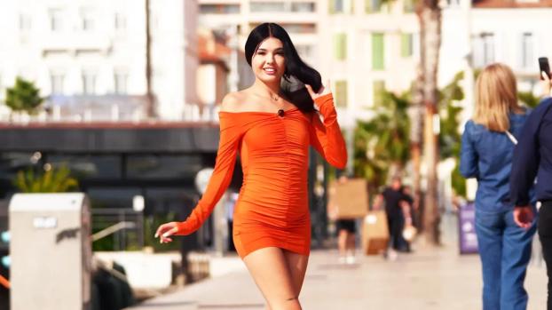 [JacquieEtMichelTV] Luna (25 years old, from Antwerp! / 11.24.2025)