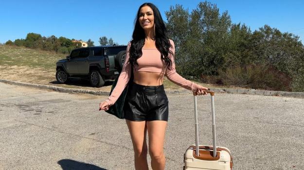 [PornDudeCasting] Venus Valencia (Meets Her New Roommate, Porn Dude / 11.10.2025)